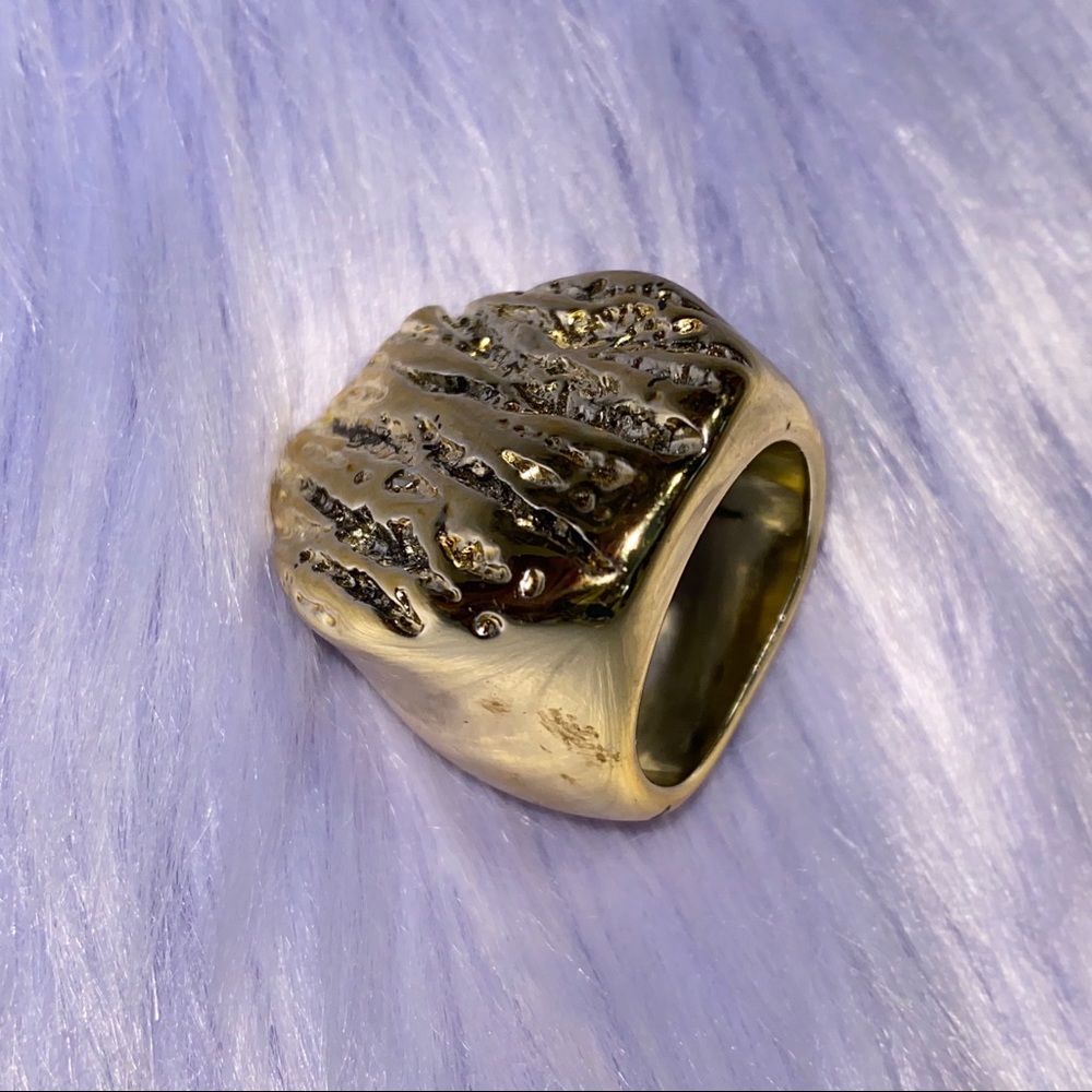 Vintage Gold Statement Ring - Picture 4 of 6